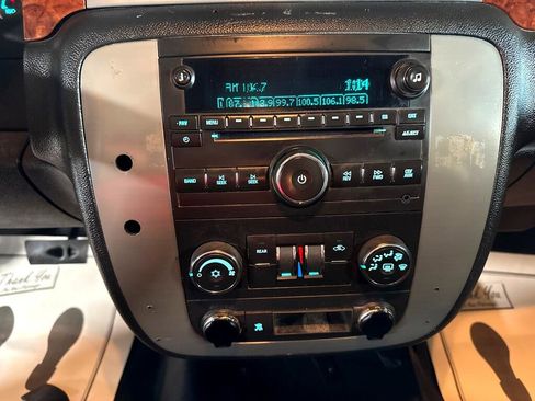 Used 2010 GMC Yukon XL 2500 SLE image 15