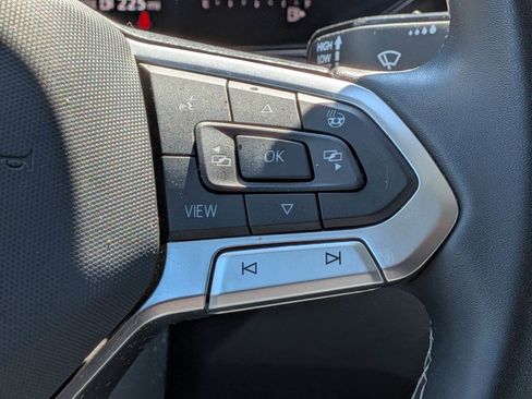 Used 2023 Volkswagen Taos SE image 19