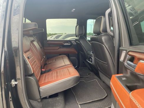 Used 2024 GMC Sierra 2500 Denali Ultimate AWD/4WD image 14