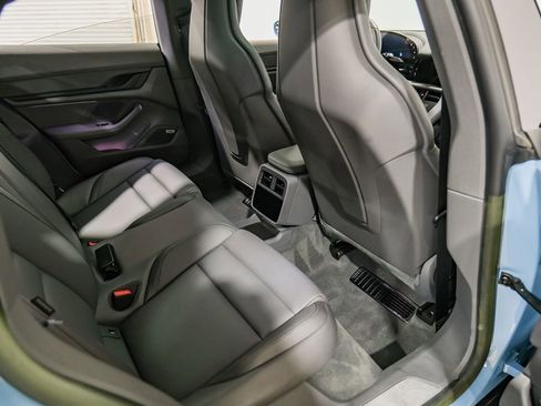 Used 2022 Porsche Taycan 4S image 35