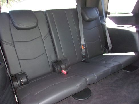 Used 2020 Cadillac Escalade Platinum AWD/4WD image 20