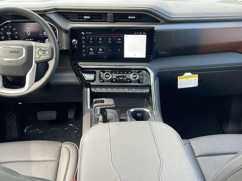 New 2026 GMC Sierra 1500 Denali AWD/4WD image 18