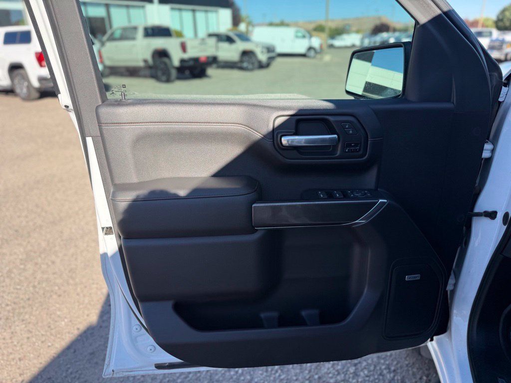 Used 2020 GMC Sierra 1500 AT4 w/ Off-Road Performance Package AWD/4WD image 9