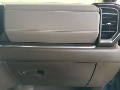 Used 2024 Chevrolet Silverado 3500 LT w/ Convenience Package image 14