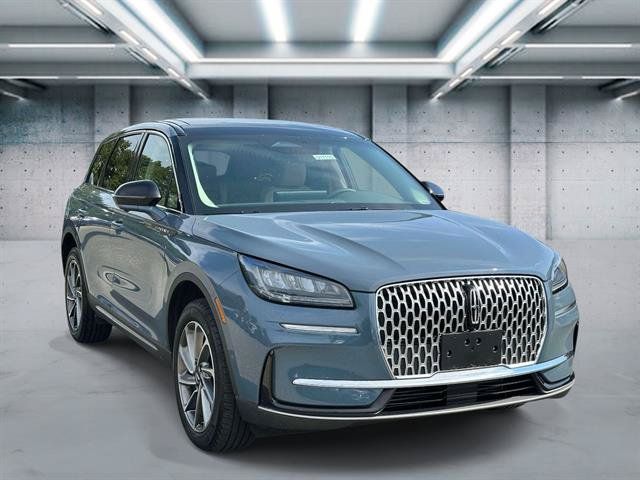 Used 2023 Lincoln Corsair AWD image 24