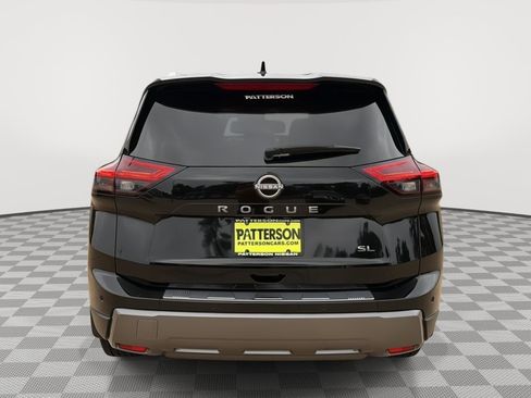 Used 2024 Nissan Rogue SL w/ SL Premium Package FWD image 3