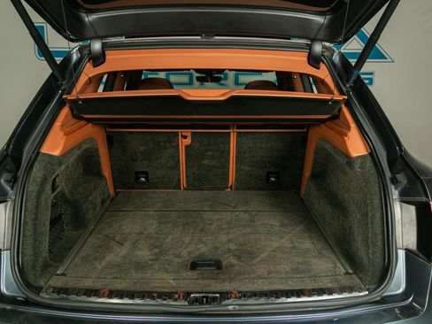 Used 2019 Bentley Bentayga AWD/4WD image 20