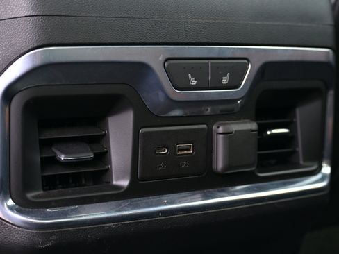 Used 2020 Chevrolet Silverado 2500 High Country image 36