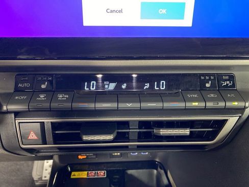 Used 2025 Toyota Camry XSE FWD image 7