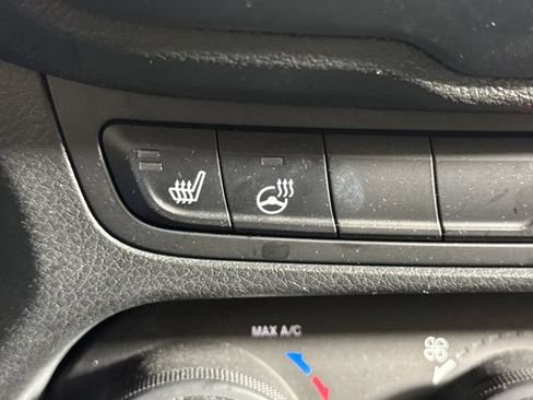 Used 2017 Jeep Renegade Limited AWD/4WD image 30