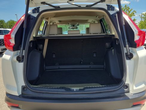 Used 2017 Honda CR-V Touring image 10