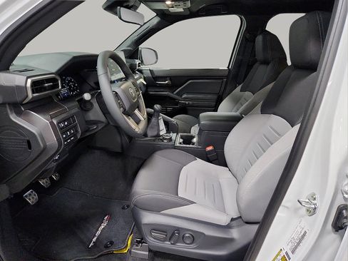 Used 2025 Toyota Tacoma TRD Sport w/ TRD Sport Upgrade Package image 12