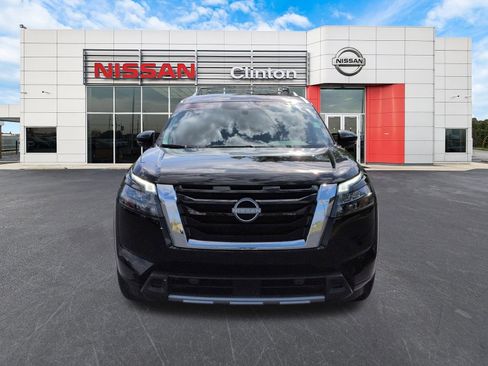 Certified 2025 Nissan Pathfinder SL AWD/4WD image 8