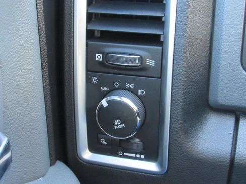 Used 2016 RAM 1500 Big Horn image 21