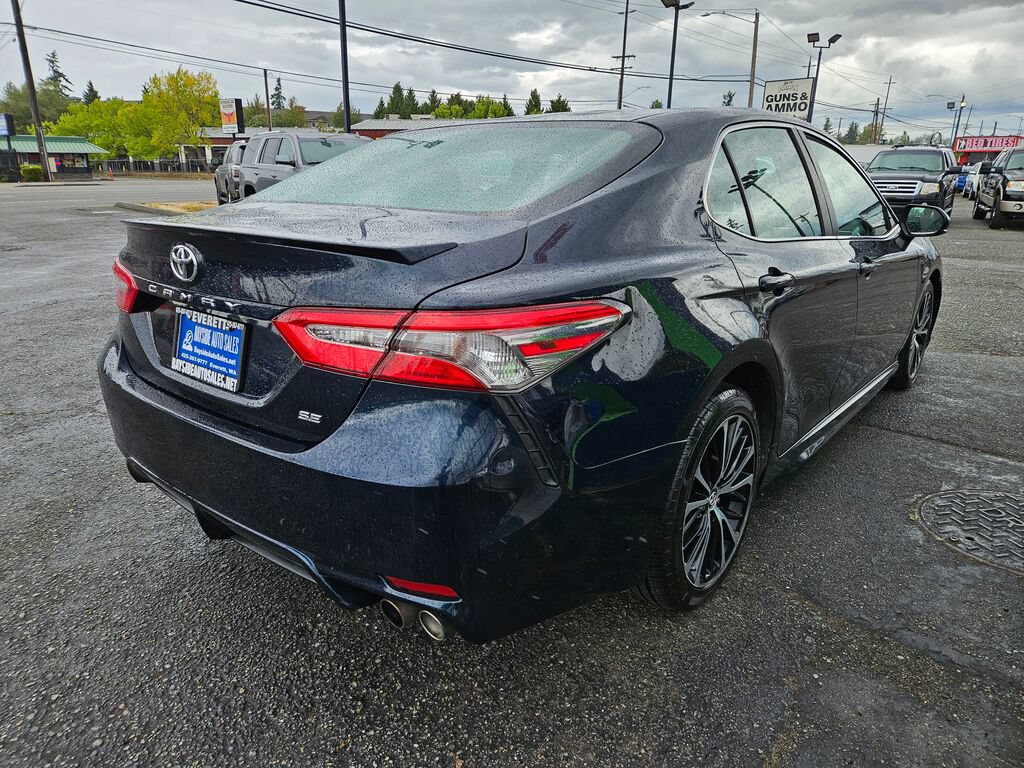 Used 2018 Toyota Camry SE FWD image 5
