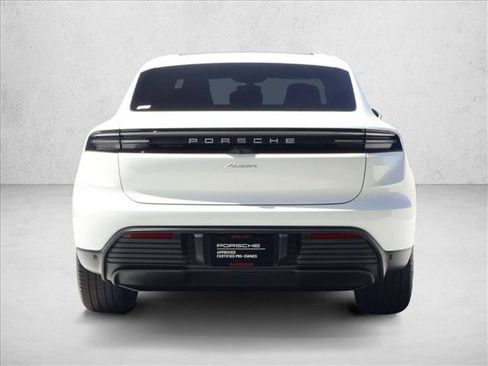 Used 2025 Porsche Macan Electric RWD image 10