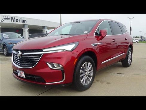 Used 2024 Buick Enclave Premium image 2