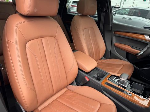 Used 2023 Audi Q5 2.0T Premium w/ Convenience Package AWD/4WD image 31
