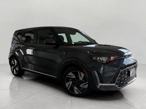 Used 2023 Kia Soul GT-Line FWD image 1