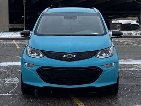 Used 2021 Chevrolet Bolt Premier w/ Infotainment Package image 2