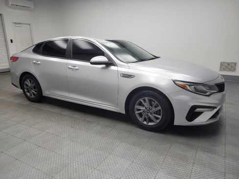 Used 2020 Kia Optima LX image 11