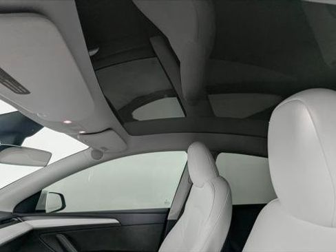 Used 2023 Tesla Model Y Long Range AWD/4WD image 18