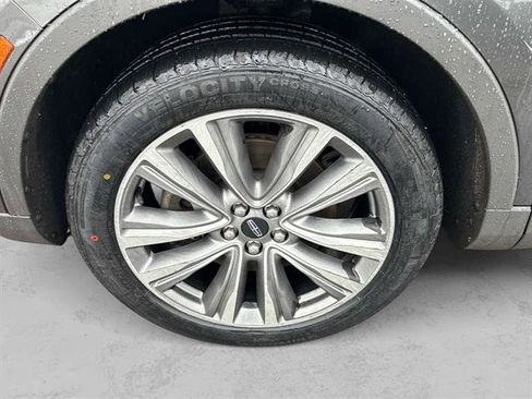 Used 2017 Lincoln MKX Reserve w/ Lincoln MKX Climate Package image 18