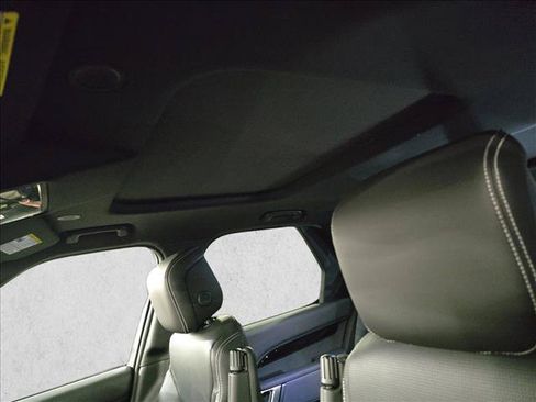 New 2026 Land Rover Discovery S AWD/4WD image 29