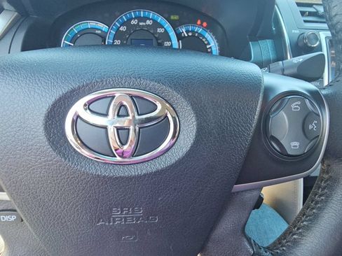 Used 2012 Toyota Camry XLE w/ Leather Pkg FWD image 12