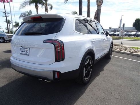 Used 2023 Kia Telluride EX FWD image 4