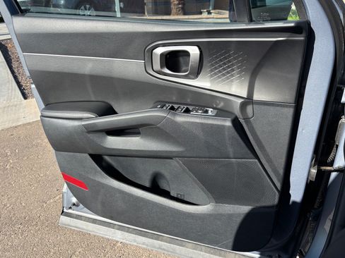 Certified 2023 Kia Sorento LX FWD image 11