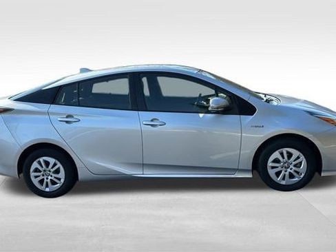 Used 2016 Toyota Prius Two image 29