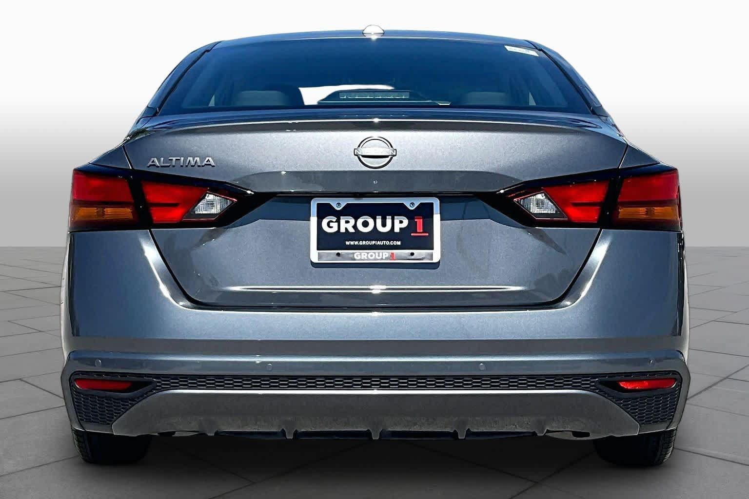 Used 2025 Nissan Altima 2.5 SV FWD image 5