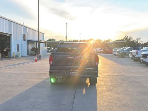 Used 2021 GMC Sierra 1500 Elevation w/ X31 Off-Road Package AWD/4WD image 15