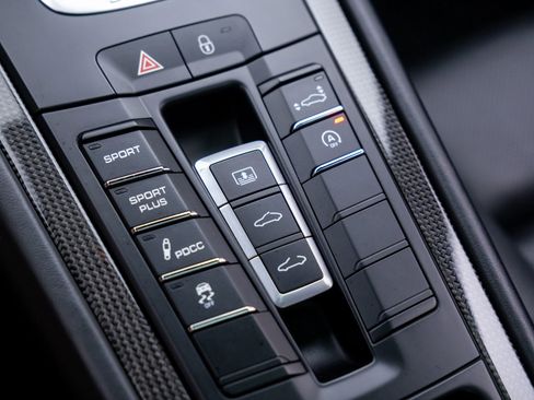 Used 2014 Porsche 911 Turbo S image 29