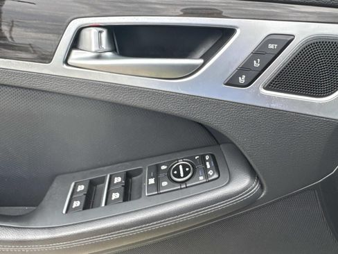 Used 2018 Genesis G80 3.8 RWD image 20