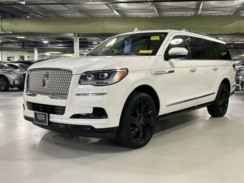Used 2022 Lincoln Navigator L Reserve AWD/4WD image 5