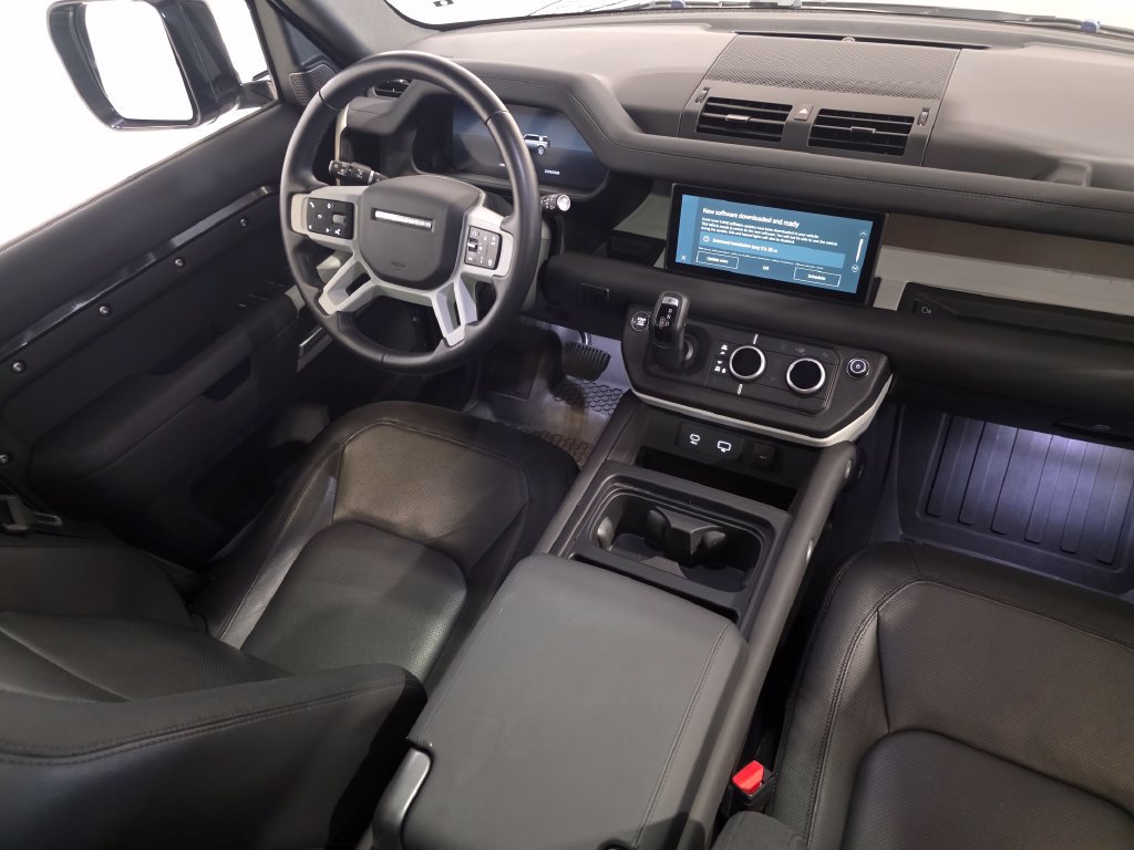 Certified 2024 Land Rover Defender 110 X-Dynamic SE AWD/4WD image 15
