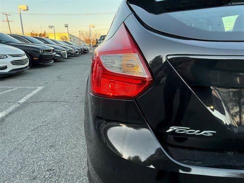 Used 2014 Ford Focus ST w/ Equipment Group 202A image 10