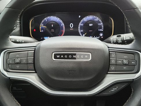 Used 2023 Jeep Wagoneer Series II RWD image 11