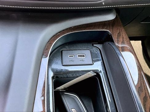 Used 2023 Cadillac Escalade Premium Luxury Platinum AWD/4WD image 26