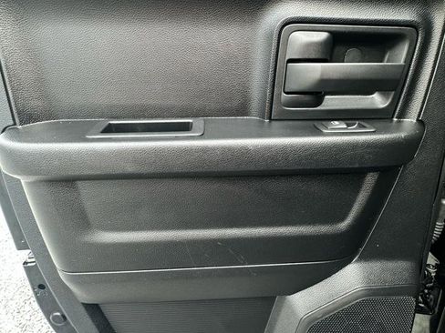 Used 2017 RAM 1500 Express RWD image 14