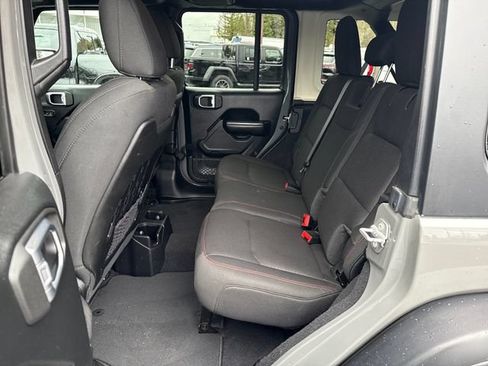 Used 2020 Jeep Wrangler Unlimited Rubicon w/ Advanced Safety Group AWD/4WD image 12