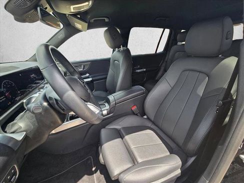 Used 2025 Mercedes-Benz GLB 250 image 11