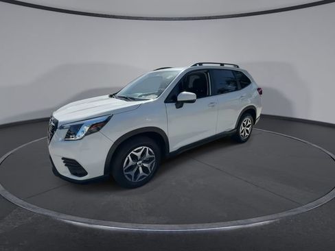 Certified 2023 Subaru Forester Premium AWD/4WD image 4