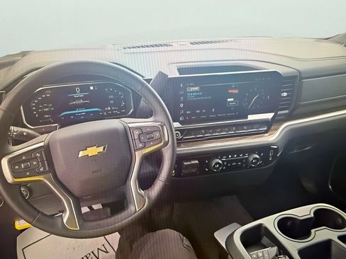 Used 2026 Chevrolet Silverado 2500 LT AWD/4WD image 7