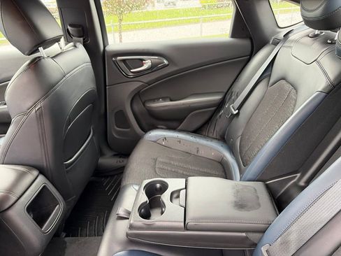 Used 2016 Chrysler 200 S FWD image 36