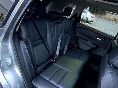 Used 2023 Nissan Rogue SL w/ SL Premium Package image 19