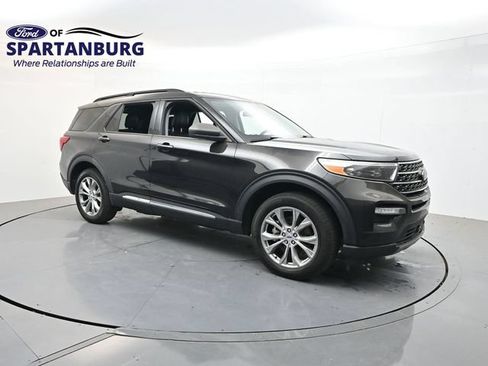 Used 2023 Ford Explorer XLT w/ Equipment Group 202A AWD/4WD image 1