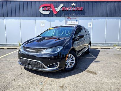 Used 2018 Chrysler Pacifica Touring-L w/ Advanced Safetytec Group
